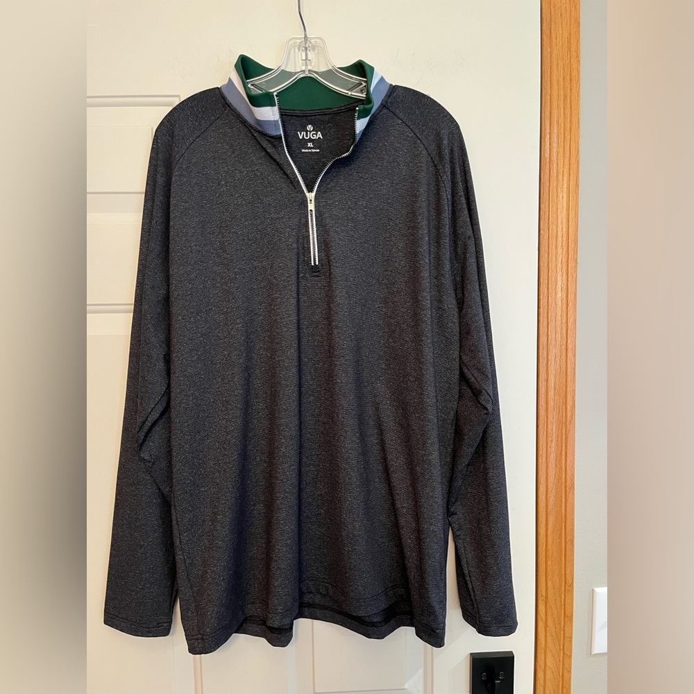 Men’s Vuga black/white quarter zip golf performance pull over shirt jacket. XL